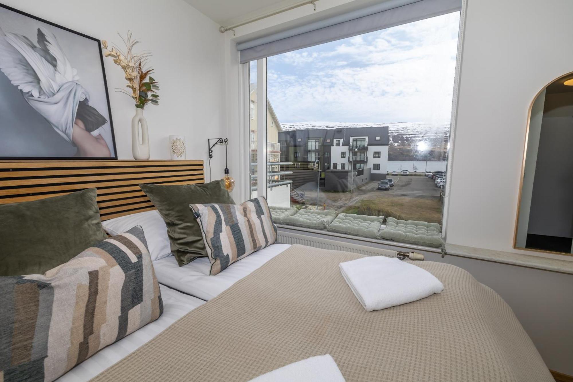 Charming Deluxe Apartment Akureyri Værelse billede